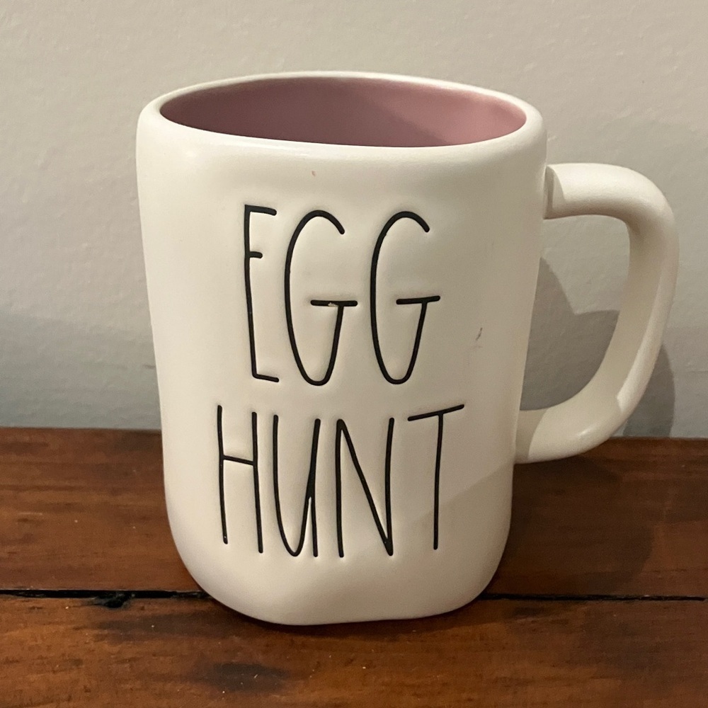 Rea Dunn White Ceramic Mug - egg hunt  Design